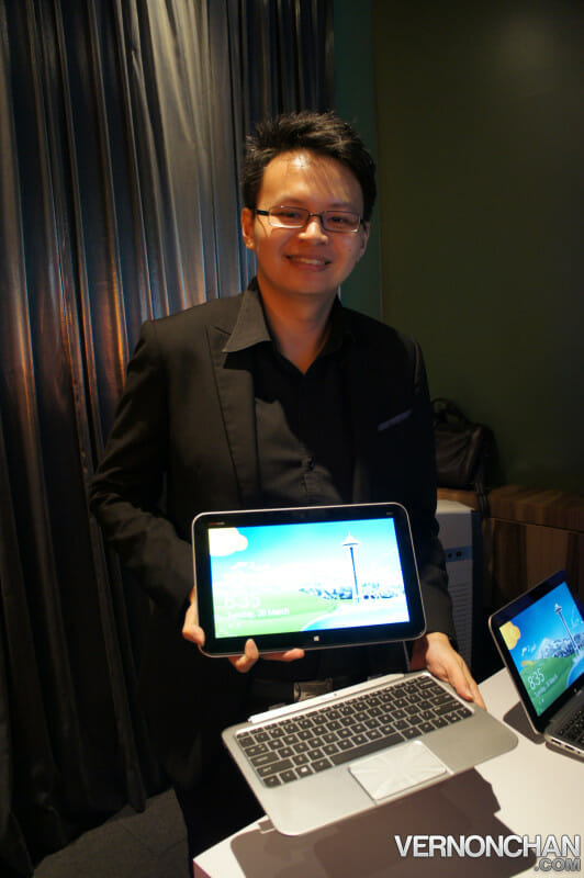 James Low, Market Development Manager, Consumer Notebooks, Desktops & Displays, HP Malaysia with the HP ENVY X2