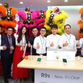OPPO Flagship Store launch