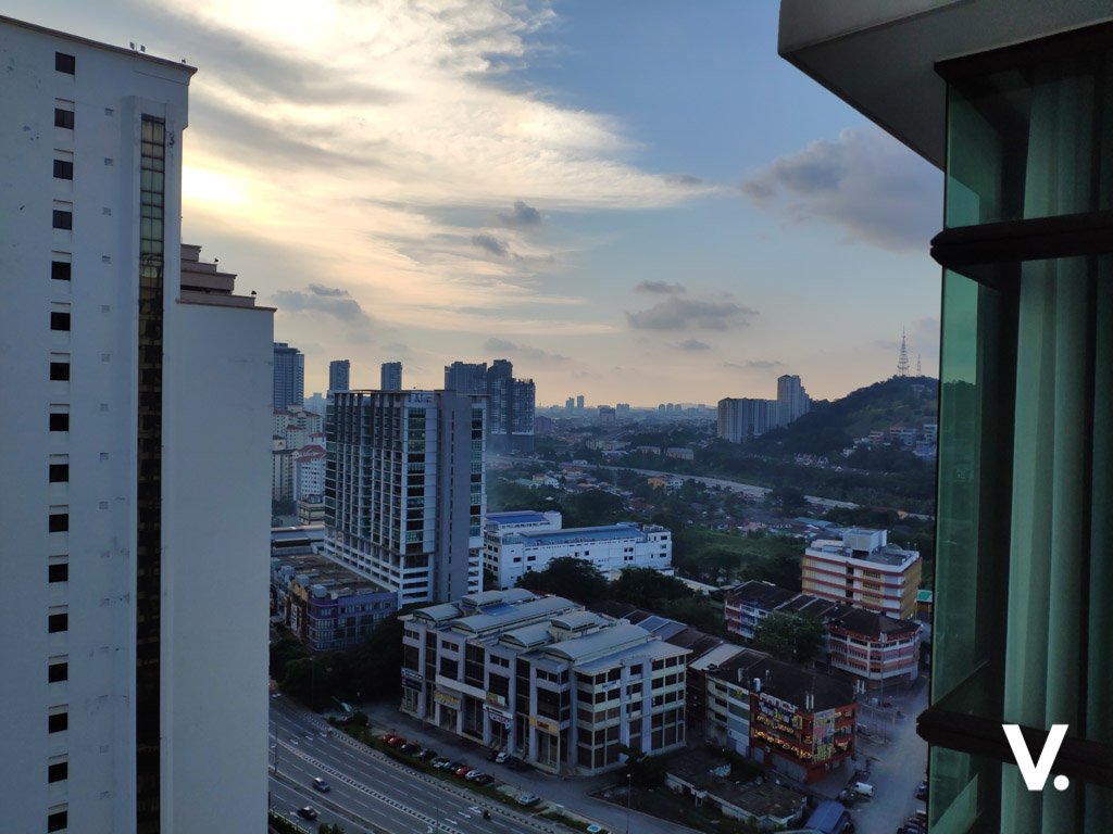 Xiaomi Mi 8 Night scene sample shot Xiaomi Mi 8 Night scene sample shot