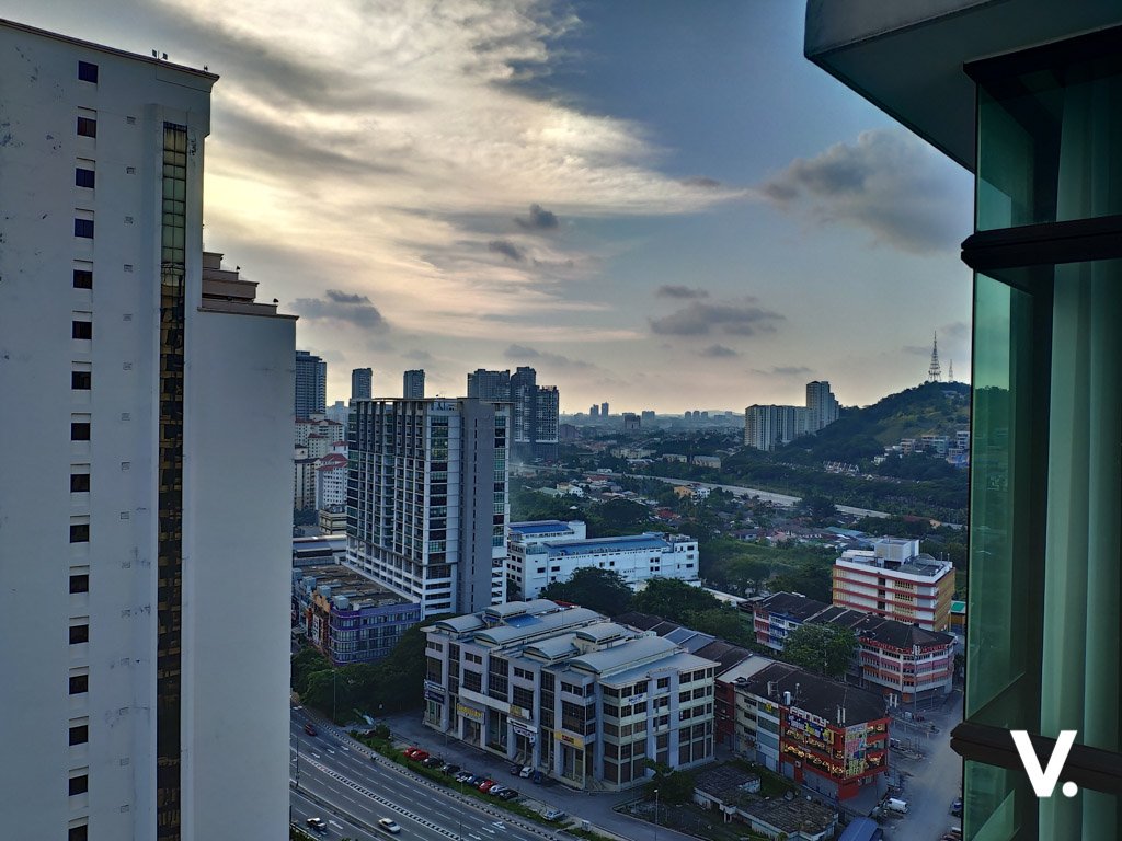 Xiaomi Mi 8 Night scene sample shot Xiaomi Mi 8 Night scene sample shot