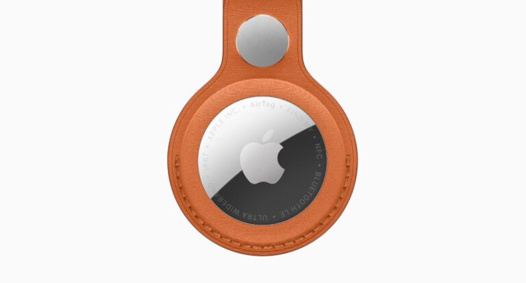 Apple AirTag 2 in finewoven key ring