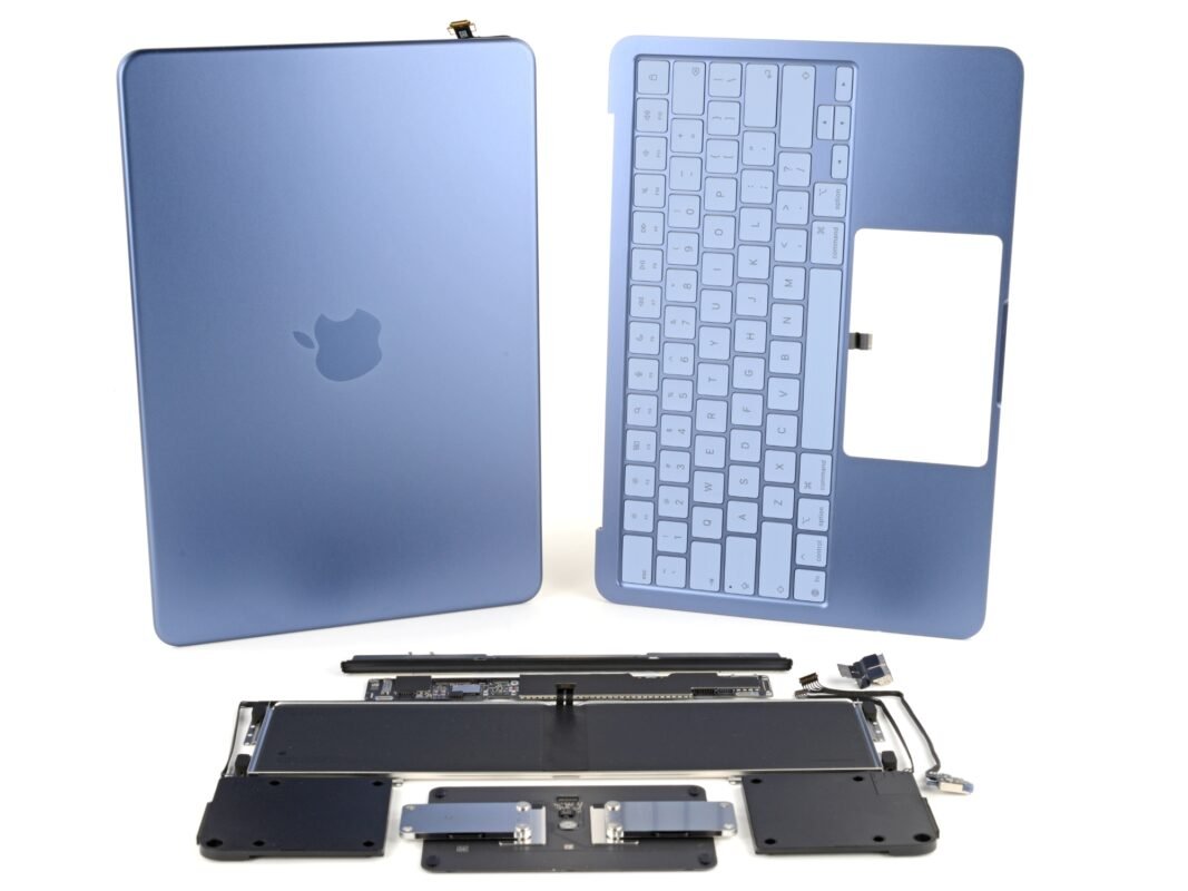 MacBook Neo teardown iFixit