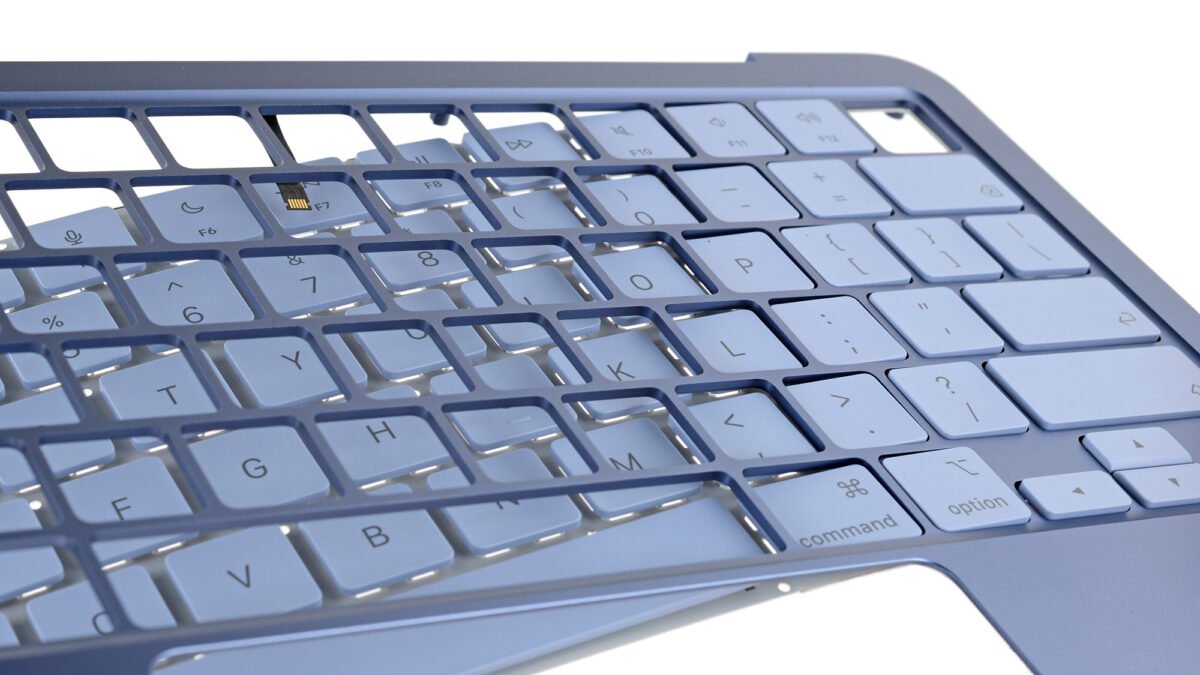 MacBook Neo keyboard and case | iFixit