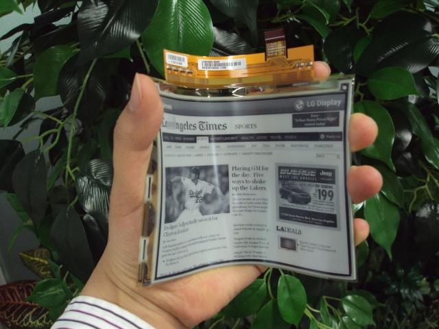 LG's Electronic Paper Display (EPD) technology. Image credit: Ubergizmo